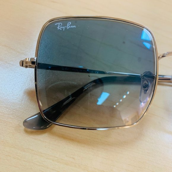 AUTHENTIC RAYBAN SUNGLASSES SQUARE SILVER WITH BLUE GRADIENT LENSE RB1971